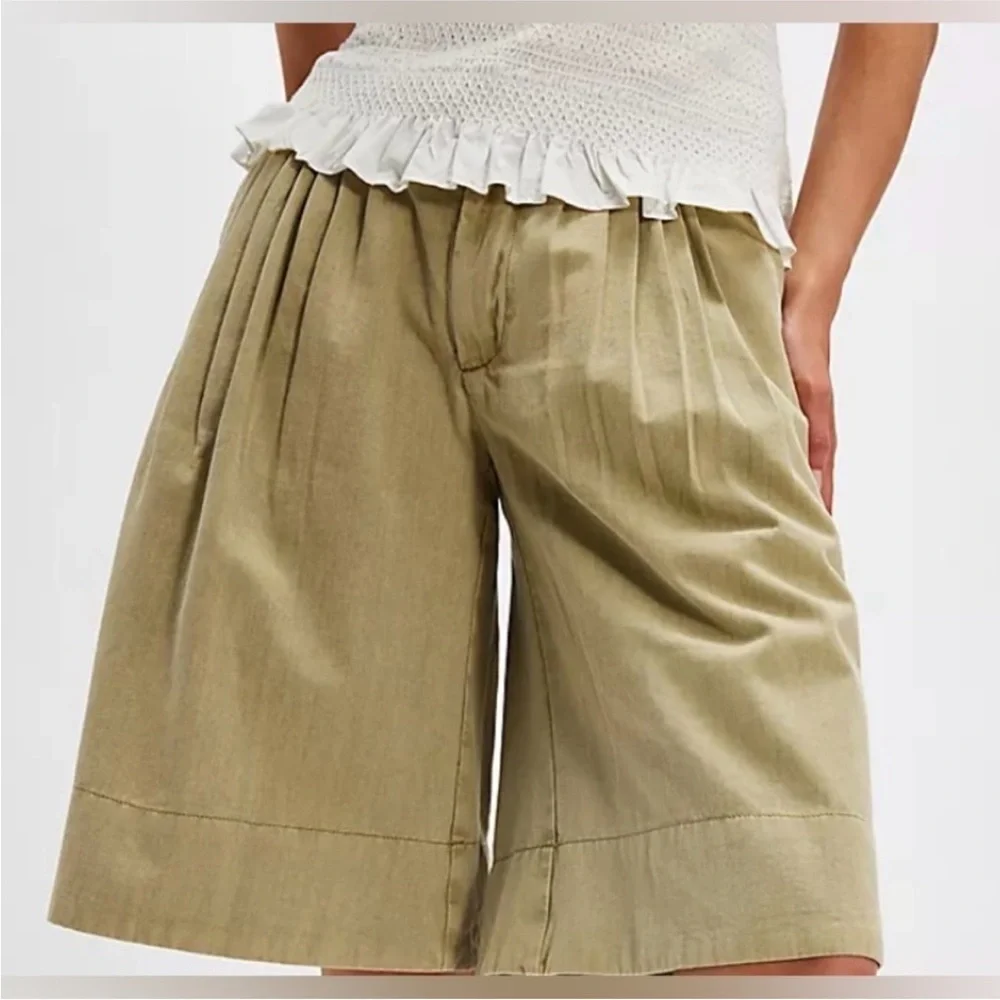 NEW Free People Sadie A-Line Long Pleated Women's Shorts Aloe Green NWOT Sz 6 - Picture 2 of 9